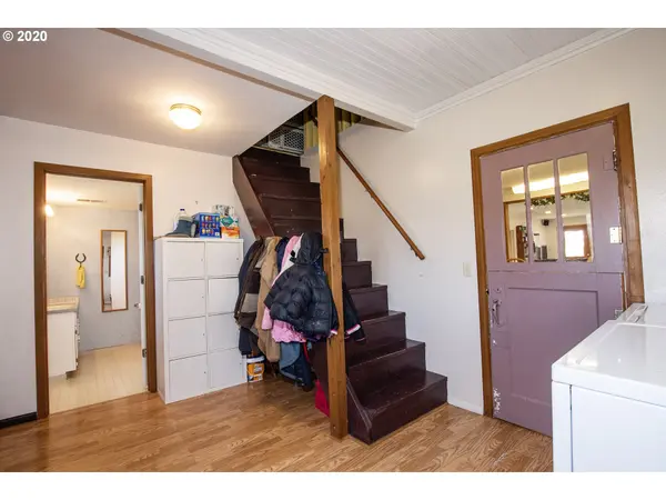 34325 MATTHEWS RD, Eugene, OR 97405