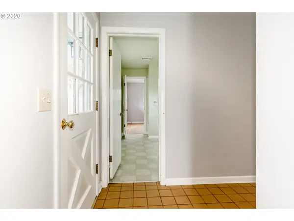 Eugene, OR 97401,1600 RUSSET DR