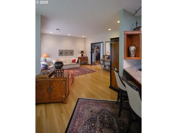 6866 JESSICA DR, Springfield, OR 97478