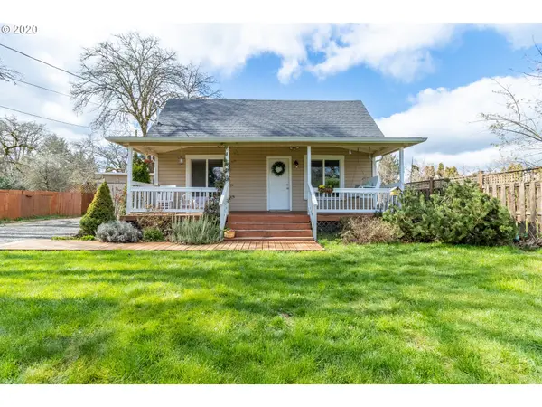 525 S RIVER RD, Cottage Grove, OR 97424