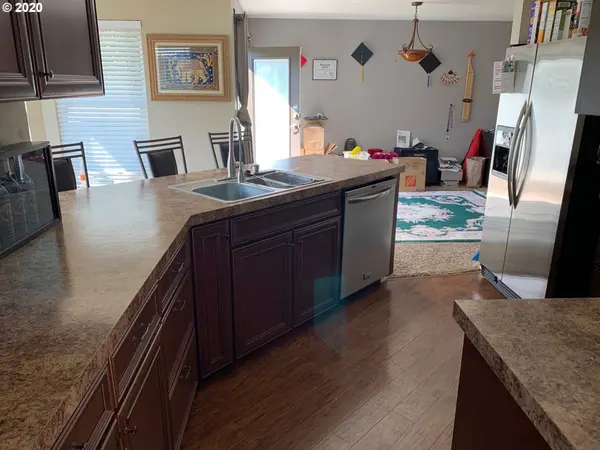 4223 SE ANDEREGG DR, Portland, OR 97236