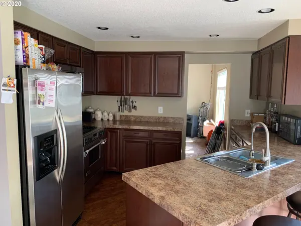 4223 SE ANDEREGG DR, Portland, OR 97236