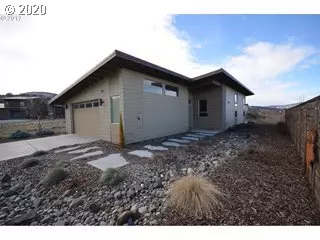 The Dalles, OR 97058,177 BLUE HERON CT