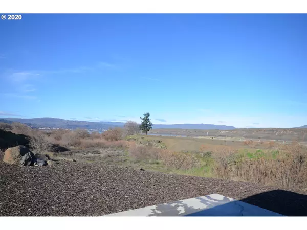 The Dalles, OR 97058,177 BLUE HERON CT