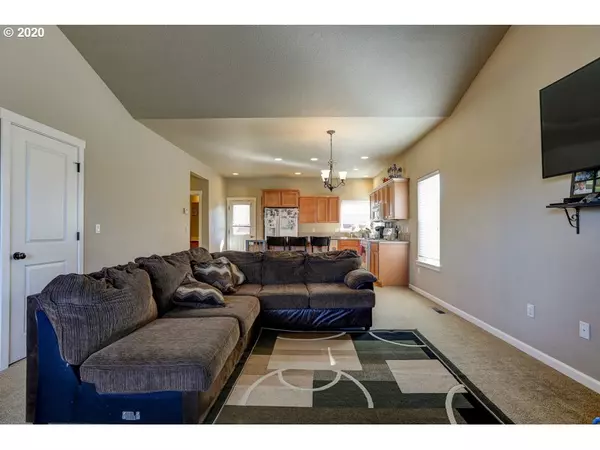 Bend, OR 97701,20731 BEAUMONT DR