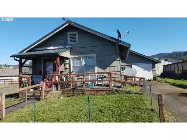 909 B ST, Myrtle Point, OR 97458