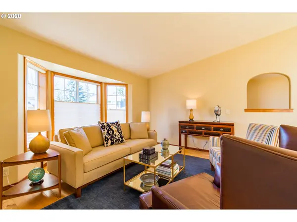 Eugene, OR 97401,1422 LUELLA ST