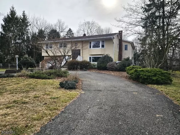 56 Colfax Dr, Pequannock Twp., NJ 07440