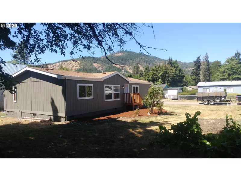 816 NE BROADWAY ST, Myrtle Creek, OR 97457