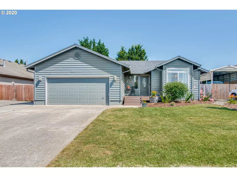 863 E HERITAGE LOOP, La Center, WA 98629