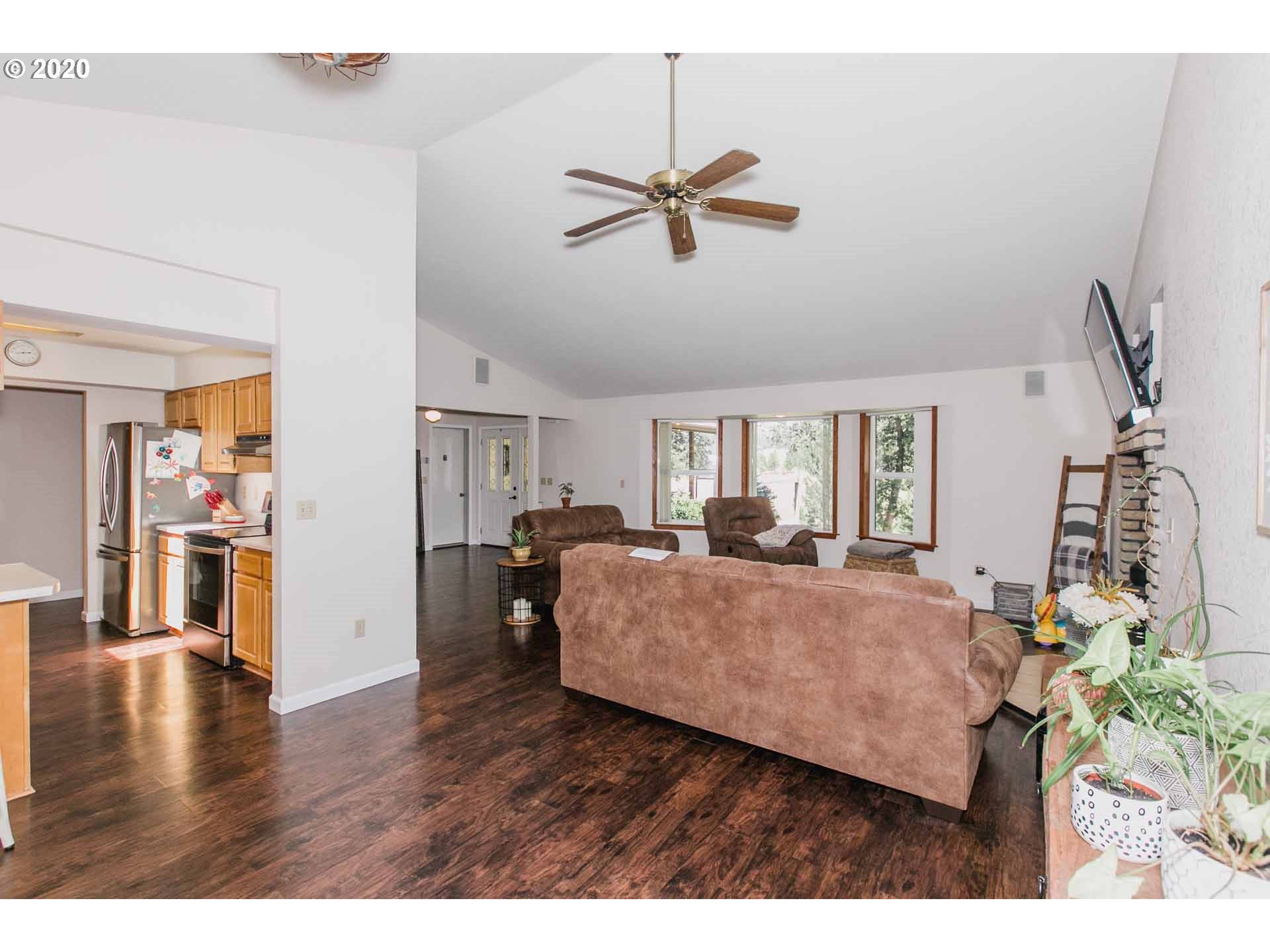 Roseburg, OR 97470,7543 NORTH BANK RD