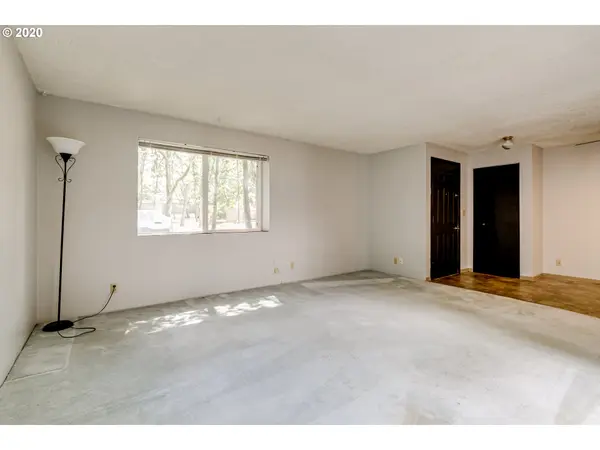 Eugene, OR 97405,2233 HAWKINS LN