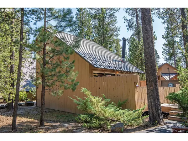 17611 CLUSTER CABIN LN #36, Sunriver, OR 97707