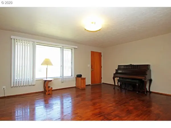 2133 OTTO ST, Springfield, OR 97477