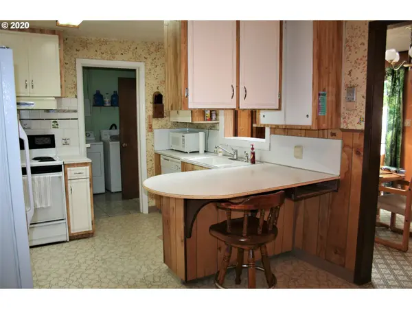 2353 MONROE ST, Eugene, OR 97405