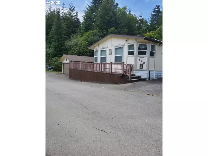 610 SHOREPINES AVE, Coos Bay, OR 97420