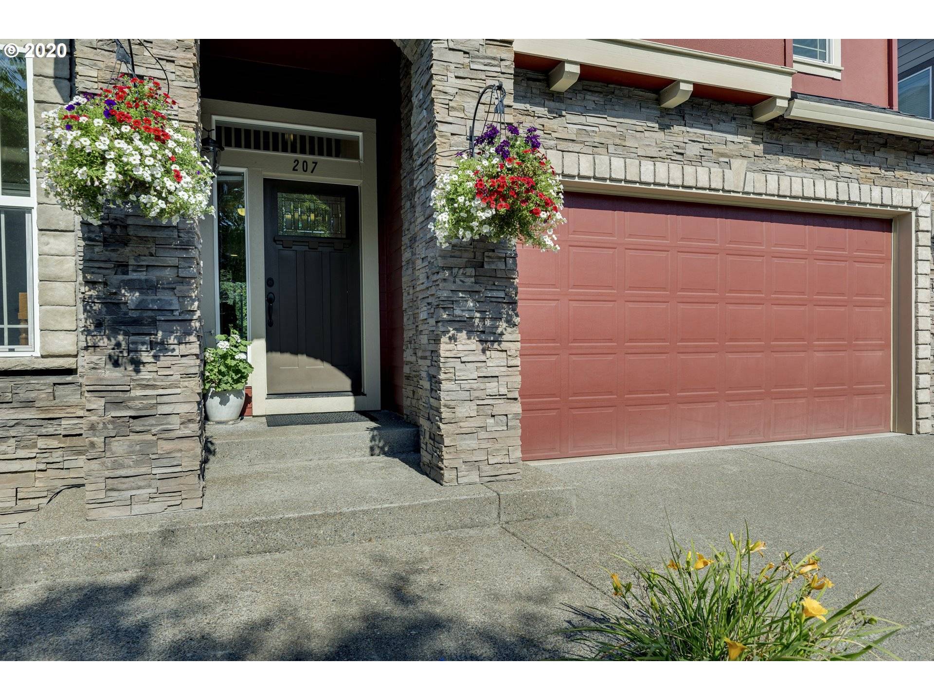 Newberg, OR 97132,207 N THE GREENS AVE