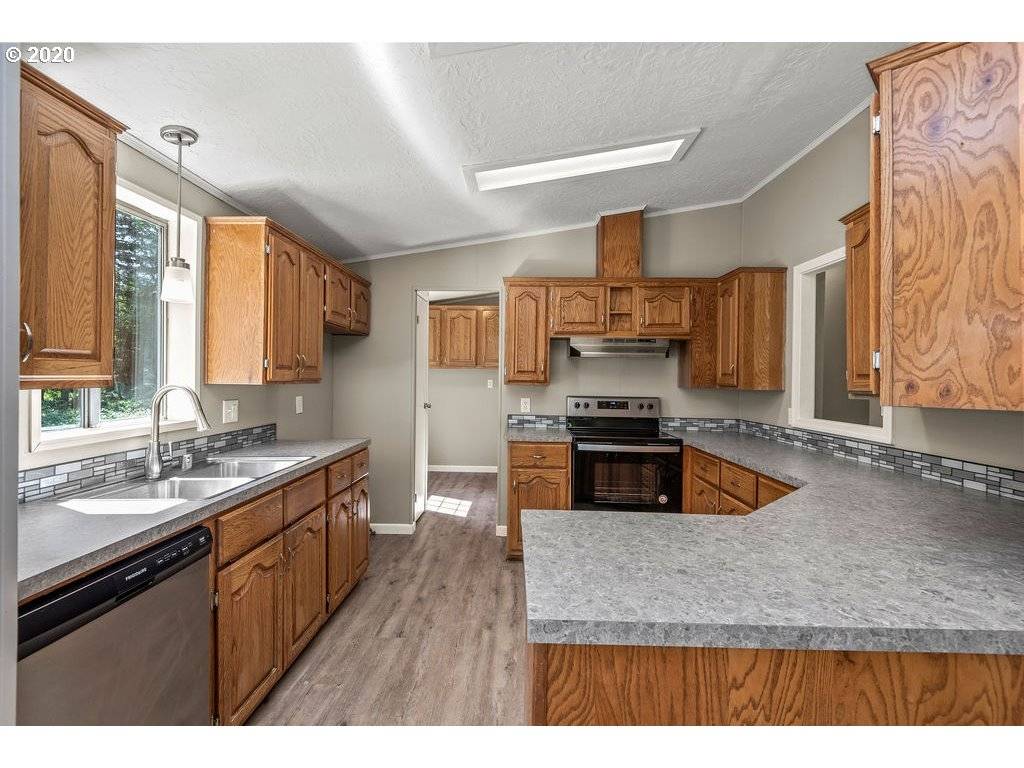 Castle Rock, WA 98611,815 SI TOWN RD
