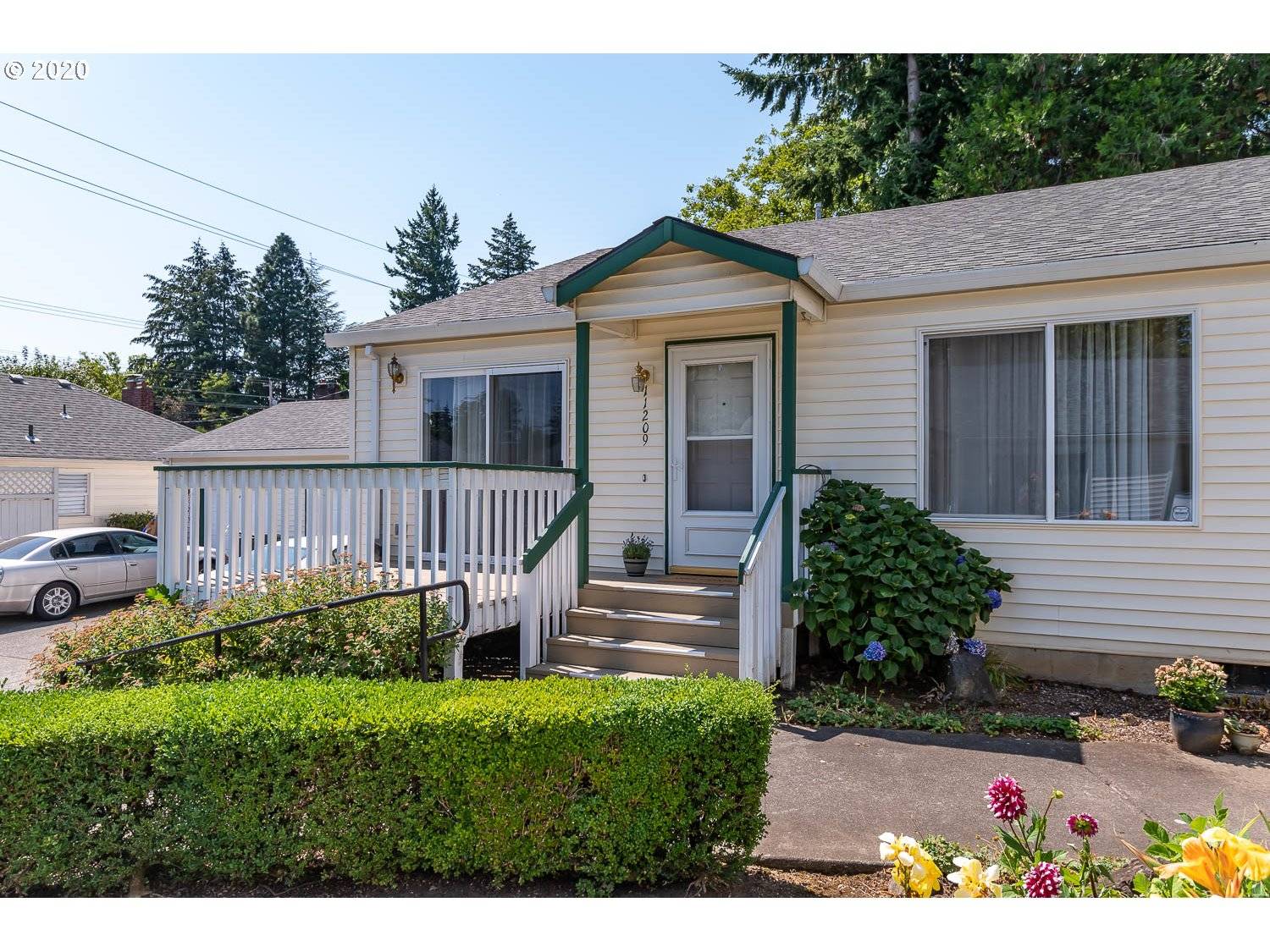 Portland, OR 97216,11209 SE STARK ST