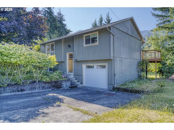 330 FOREST LN, Cascade Locks, OR 97014