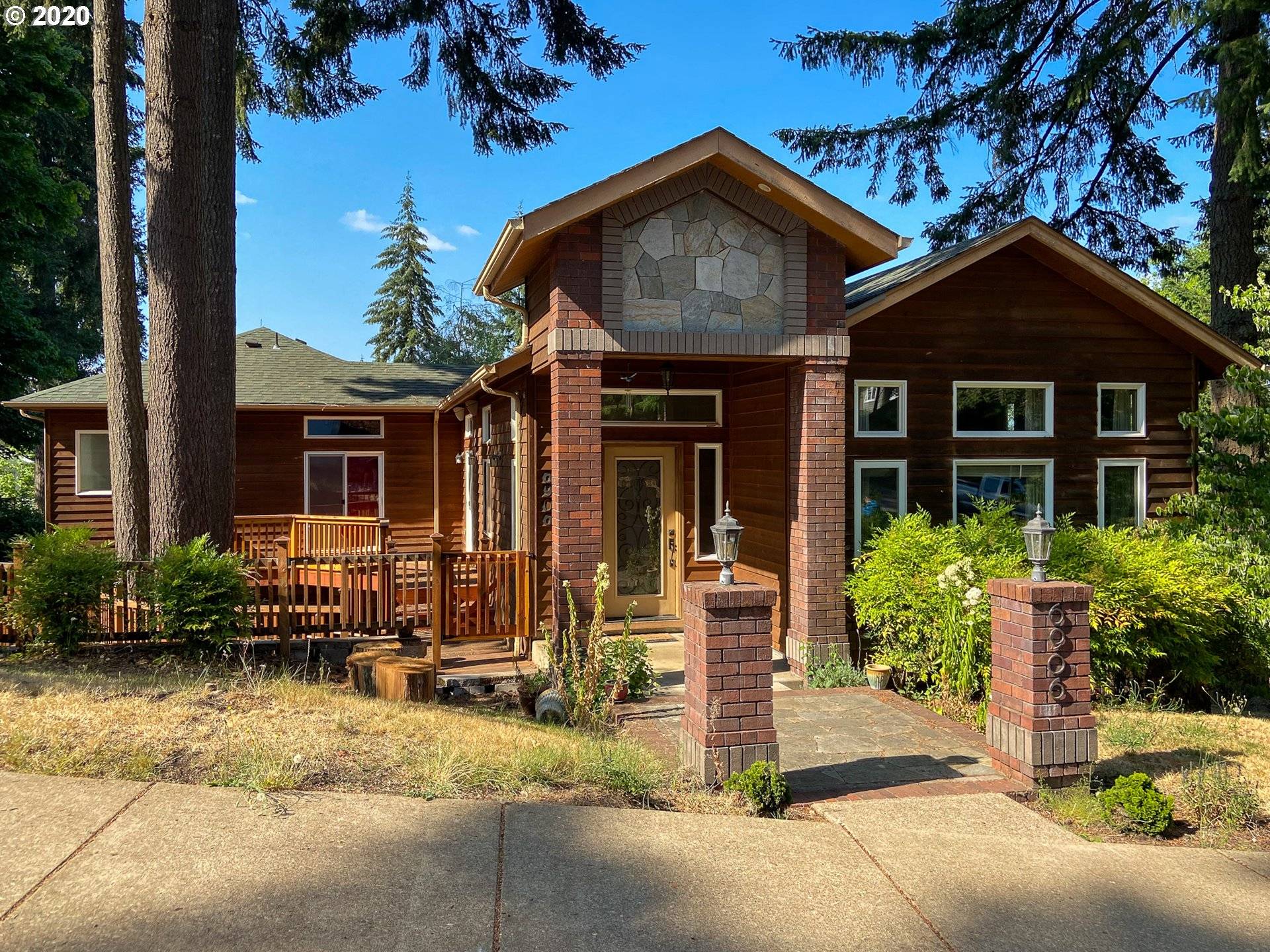 6906 JESSICA DR, Springfield, OR 97478