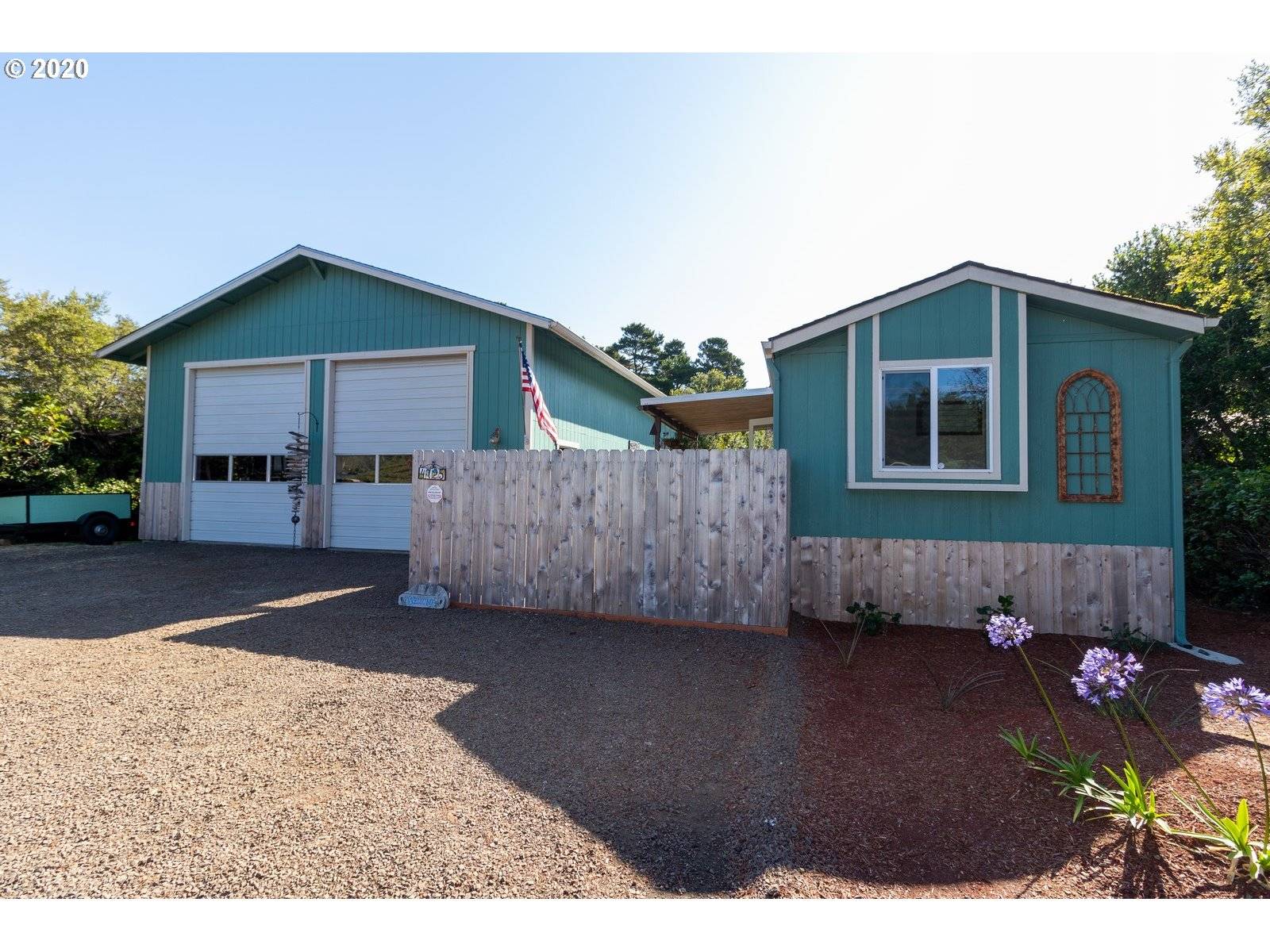4725 SEA BREEZE LN, Florence, OR 97439