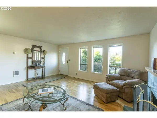 Springfield, OR 97477,2458 CORRAL CT