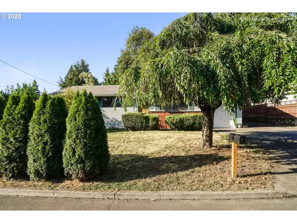 Milwaukie, OR 97222,8916 SE REGENTS DR