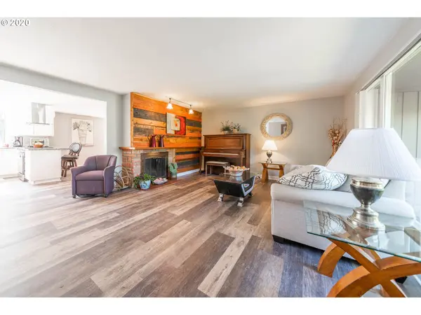 1160 BUFF WAY, Eugene, OR 97401