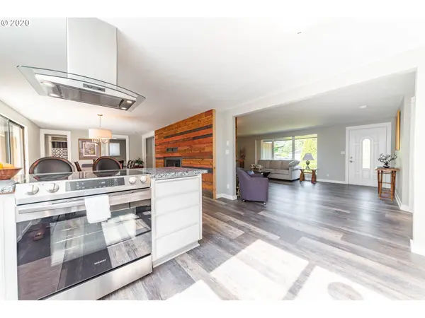 1160 BUFF WAY, Eugene, OR 97401