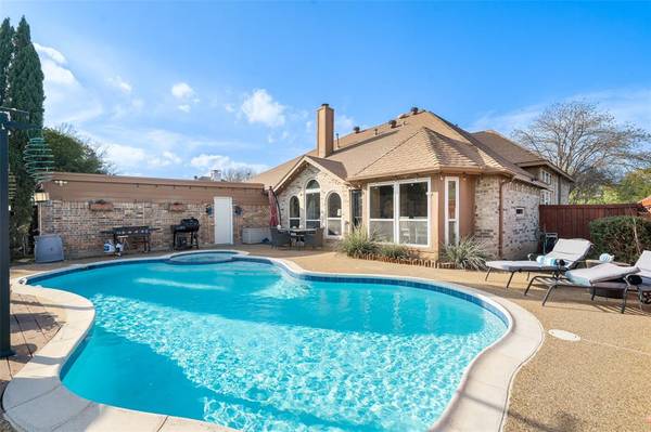 622 Meadowcrest Drive, Highland Village, TX 75077