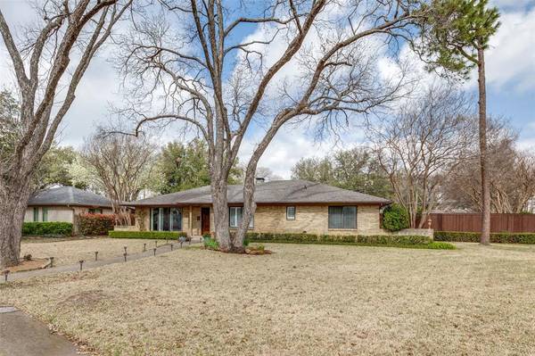 6935 Redstart Lane, Dallas, TX 75214