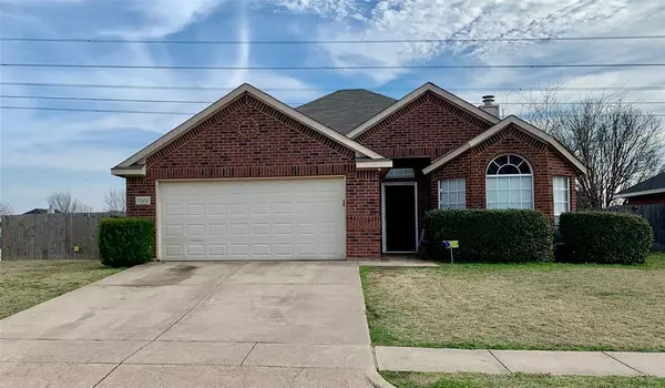 1012 Courtside Drive, Arlington, TX 76002