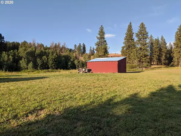 Elgin, OR 97827,69015 MERRITT LN