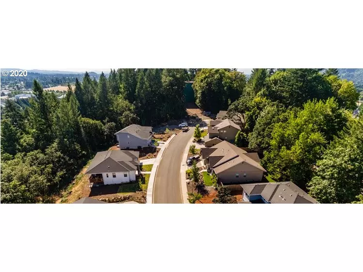 3344 River Heights DR, Springfield, OR 97477