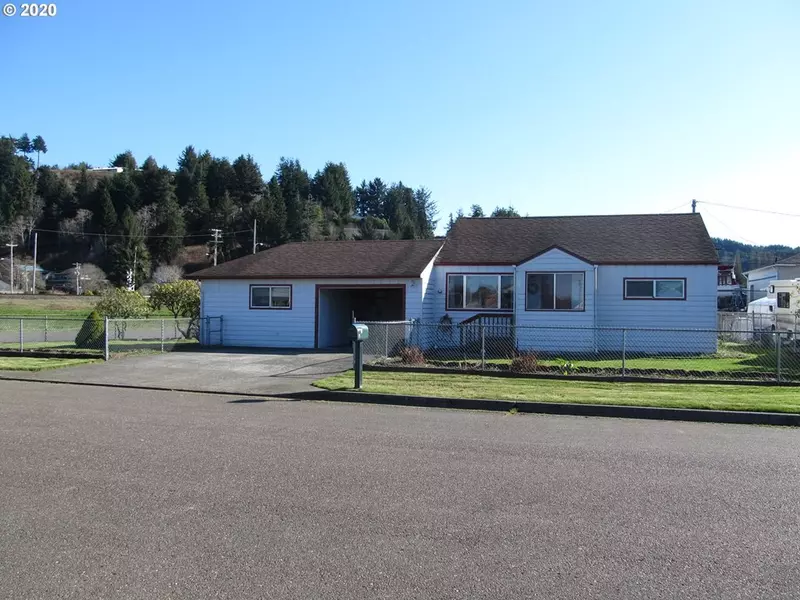 908 FIR AVE, Reedsport, OR 97467