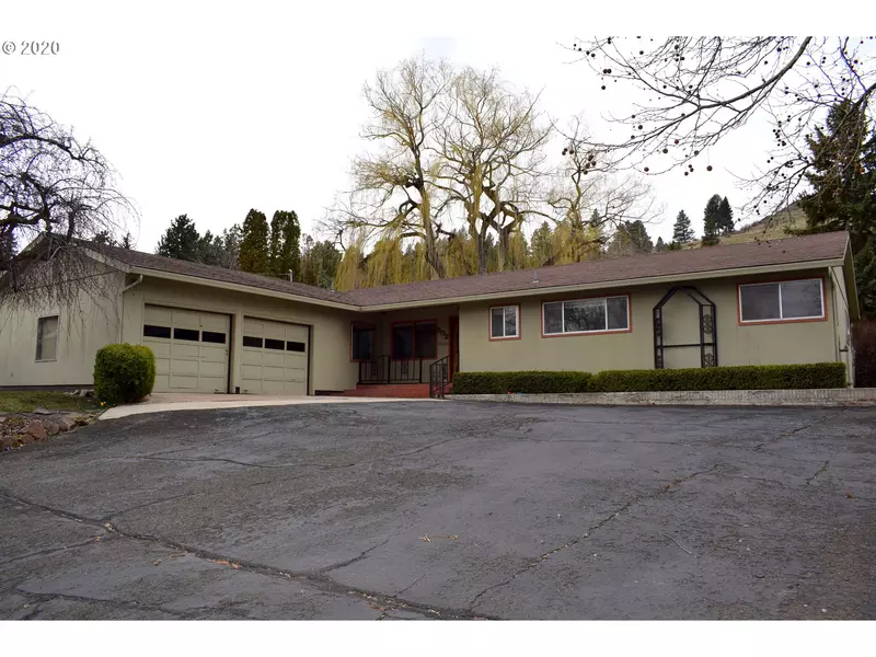 502 SUNSET DR, La Grande, OR 97850