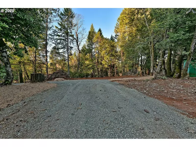 230 FIR DR, Cave Junction, OR 97523