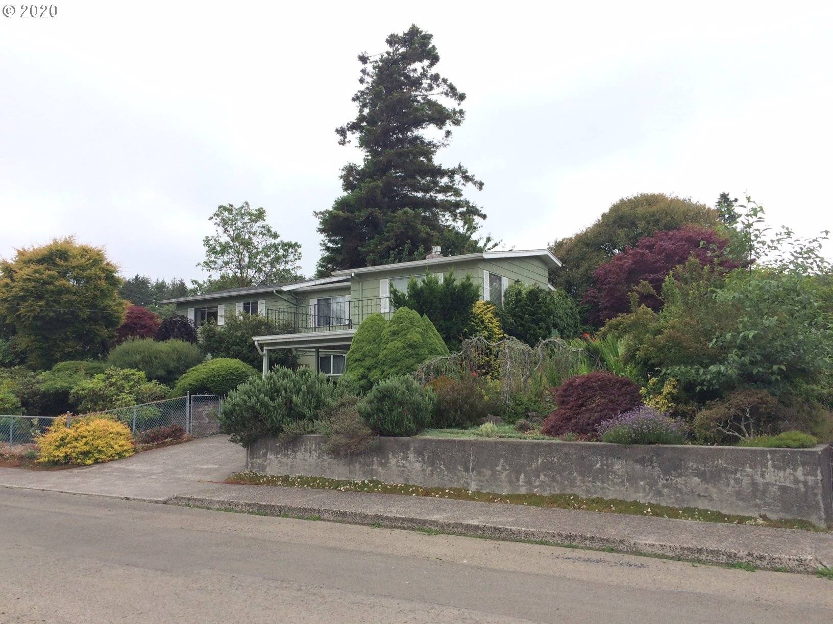 Astoria, OR 97103,1864 4th ST