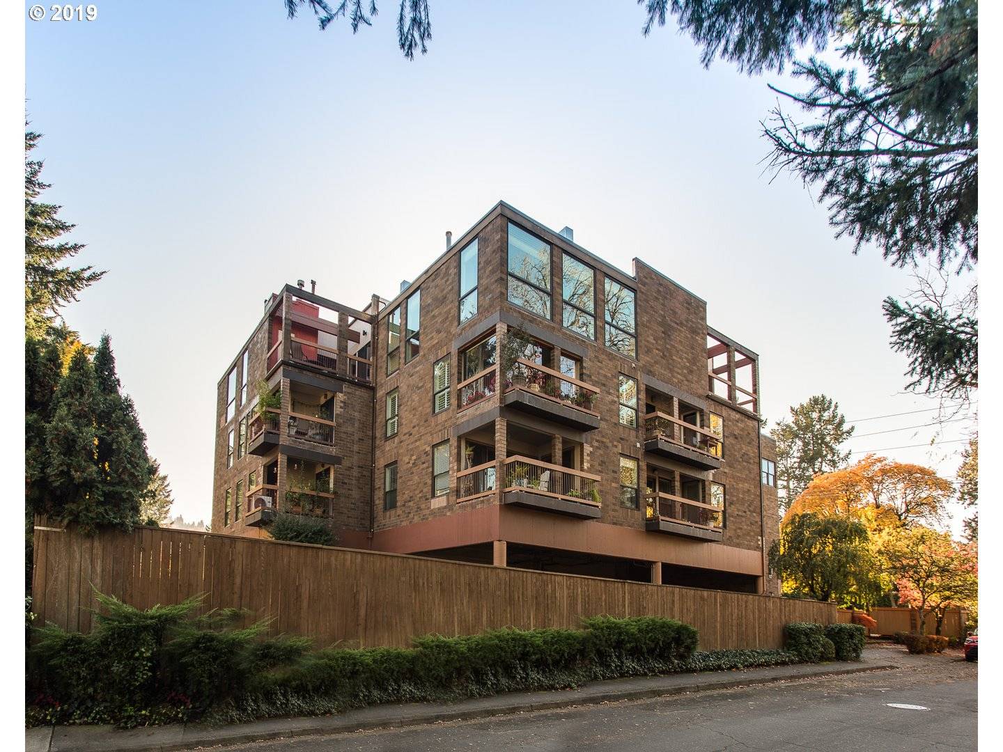 100 LEONARD ST #3-4, Lake Oswego, OR 97034