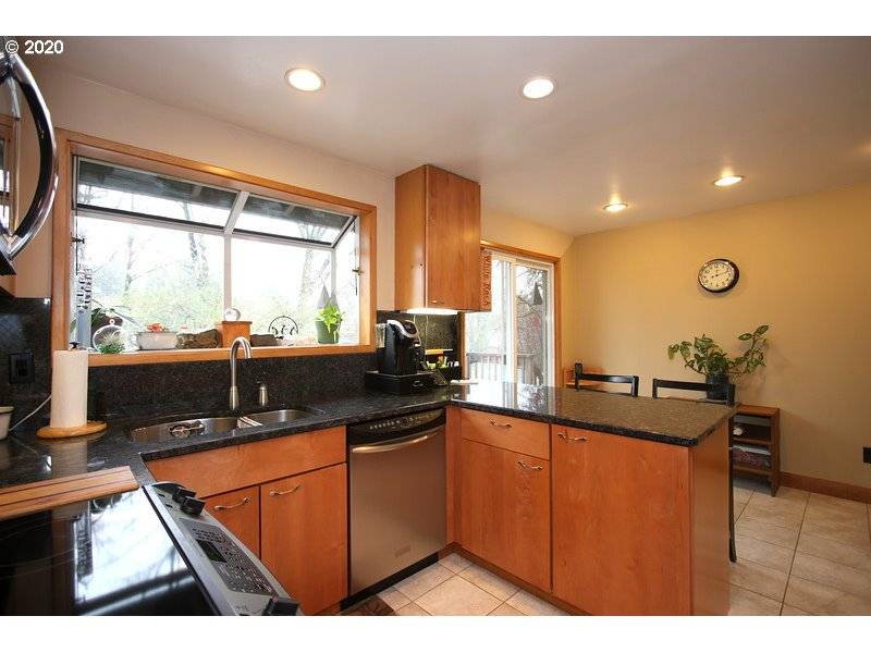Gresham, OR 97080,215 SE LA MESA CT