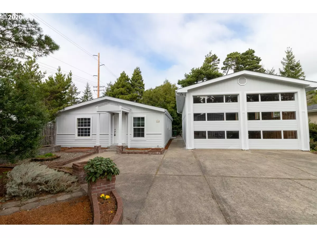 Florence, OR 97439,114 PINE TREE LOOP