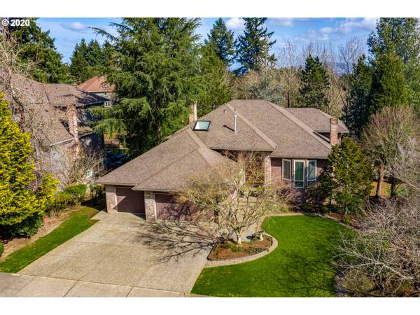 1319 STONEHAVEN DR, West Linn, OR 97068