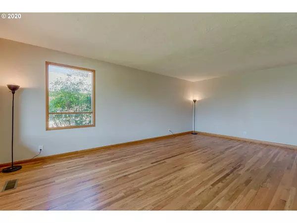 Salem, OR 97302,4796 PULLMAN AVE