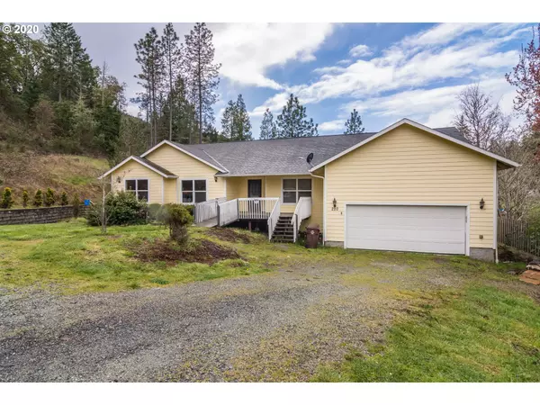 220 BYRON ST, Canyonville, OR 97417