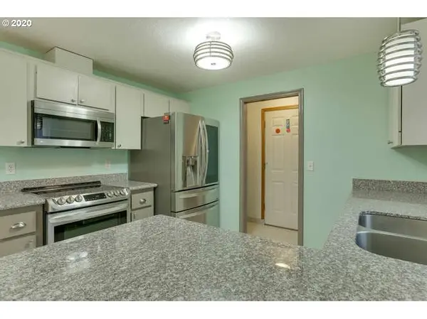 13417 SE BUSH ST, Portland, OR 97236