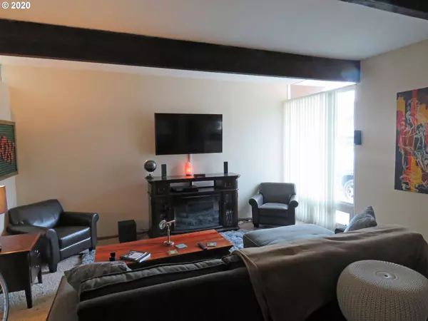 Eugene, OR 97405,5 W 37TH AVE