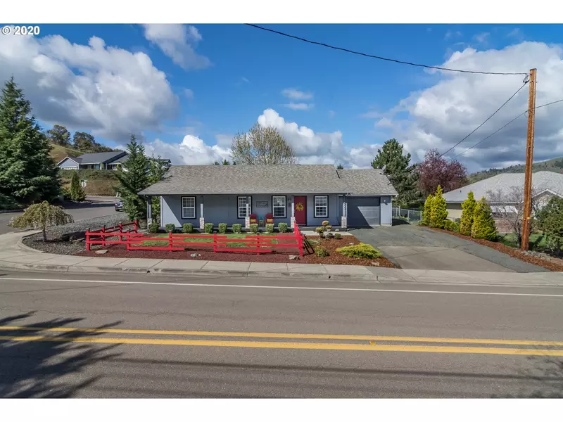 500 LITTLE VALLEY RD, Roseburg, OR 97471