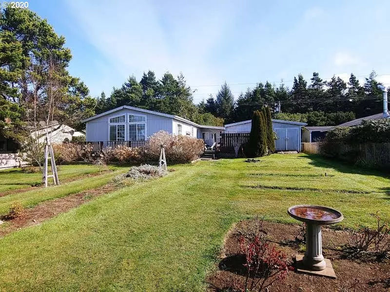 2120 S CRESTLINE DR, Waldport, OR 97394