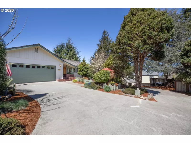 675 TELEGRAPH DR, Coos Bay, OR 97420